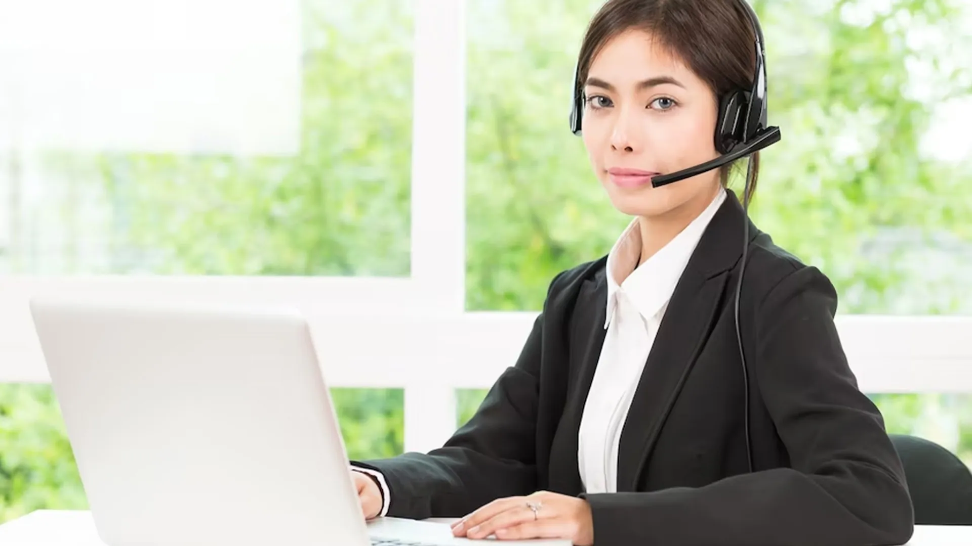 Đội ngũ hỗ trợ khách hàng WW88 luôn sẵn sàng 24/7